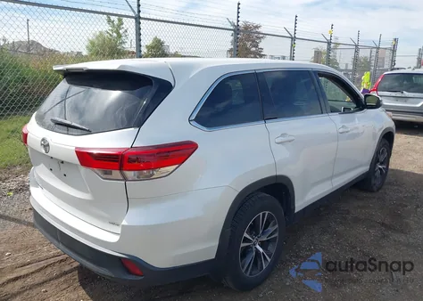 2019 Toyota Highlander Le z USA, uszkodzony, nr VIN 5TDBZRFH0KS711147